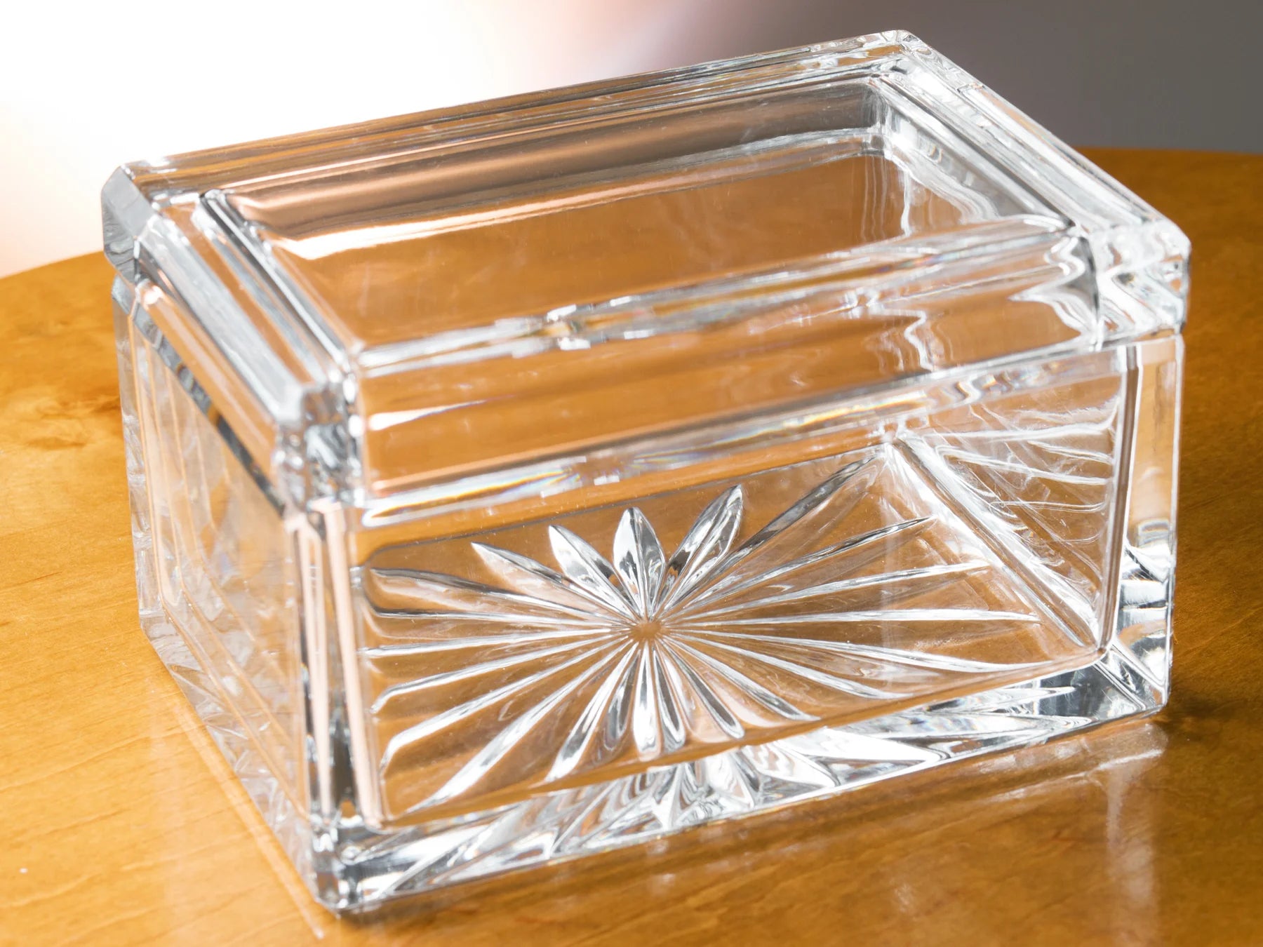 LUMINOUS CRYSTAL TRINKET BOX