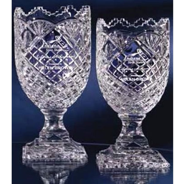 CRYSTAL CUP WITH SCALLOPED EDGE