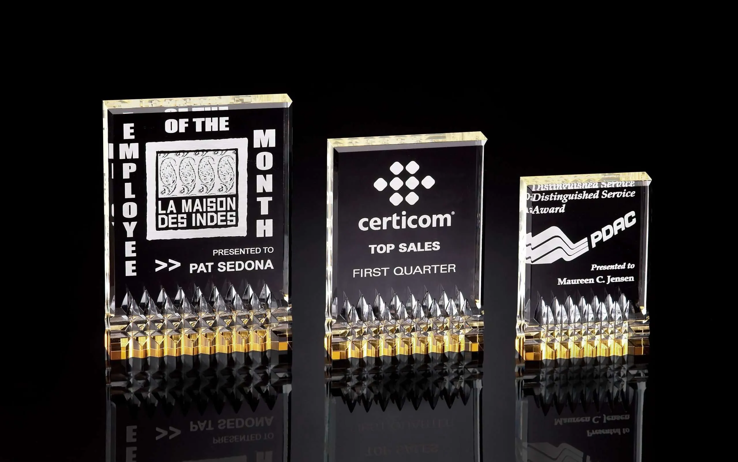 DIAMOND RECTANGLE WITH GOLD BASE