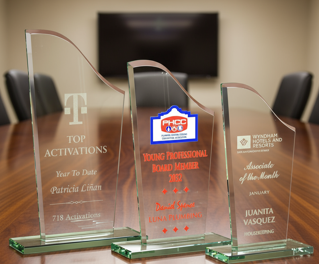 ECONOMY JADE CRYSTAL SWOOSH TOP