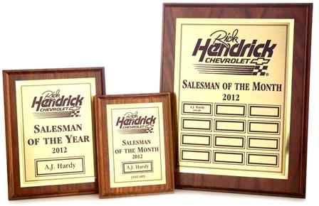 MOTIVATIONAL RECOGNITION PROGRAM: WALNUT FINISH PLAQUES